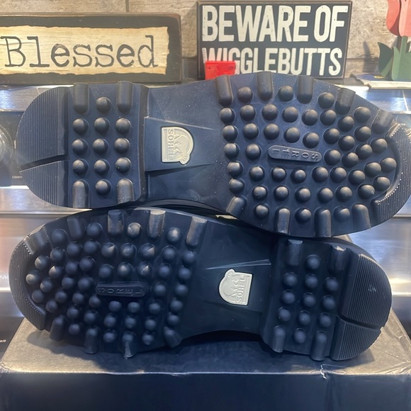 Sorel Caribou Black and Stone Waterproof Boots. Women’s 10 - Picture 2 of 6